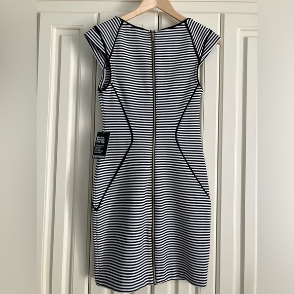 Express White Black Striped Cap Sleeve Bodycon Sheath Dress Size 4 NWT - Picture 4 of 7